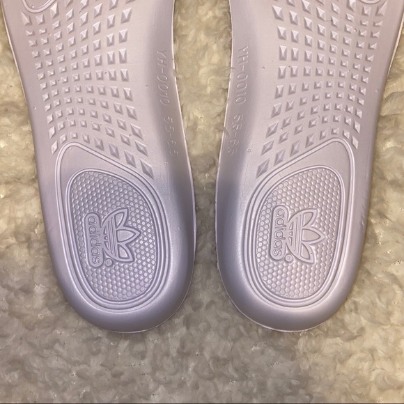 Yeezy Boost 350 V2 Synth - Picture 3 of 10